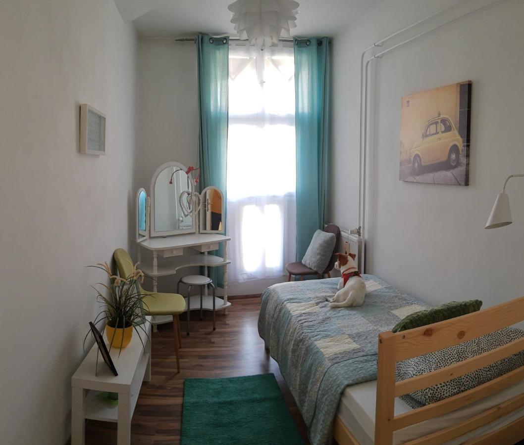 Főnix Family apartment a step from Széchenyi Square Pécs Exterior foto